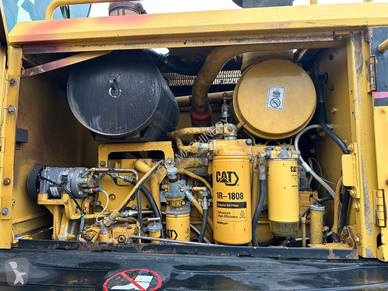 Grader Caterpillar
