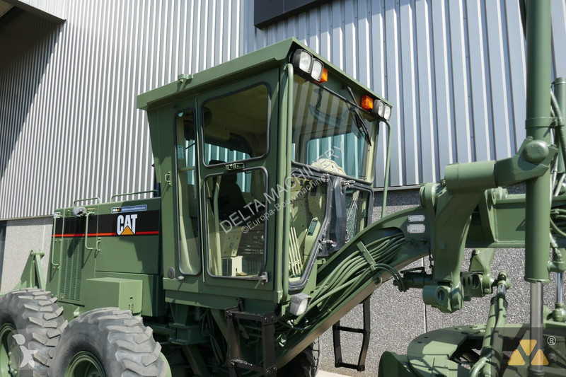 Niveladora Caterpillar Ex-military