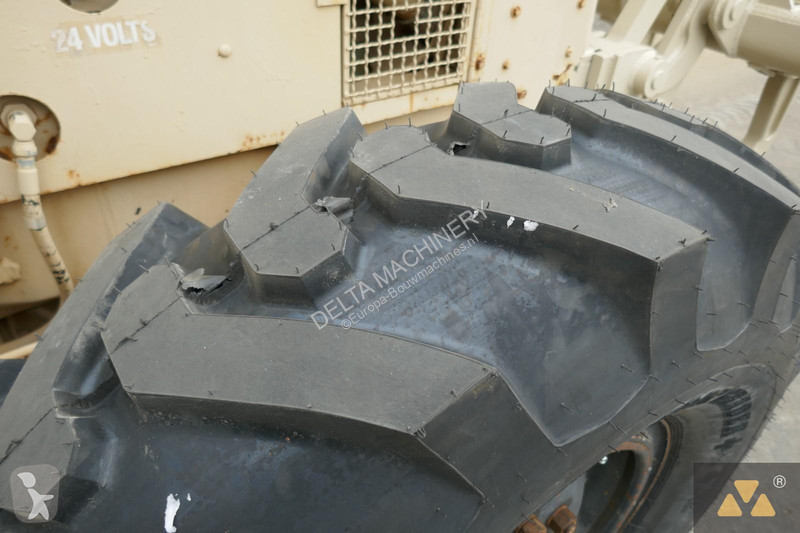 Grejder Caterpillar Ex-army