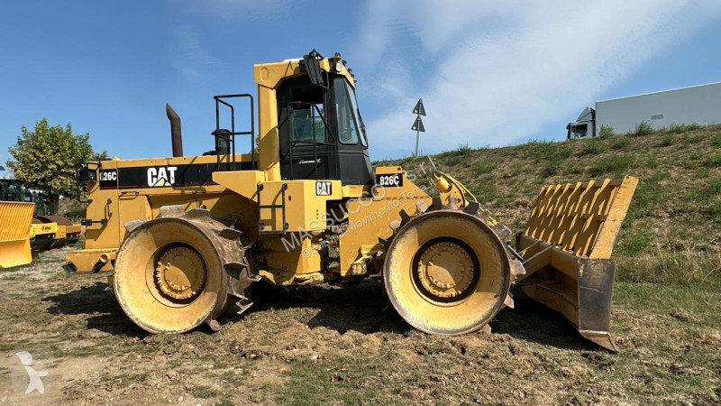Grejder Caterpillar 826C