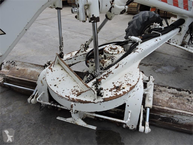 Grejder  F106A