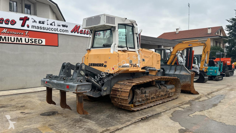 ممهدة طرق Liebherr PR 714