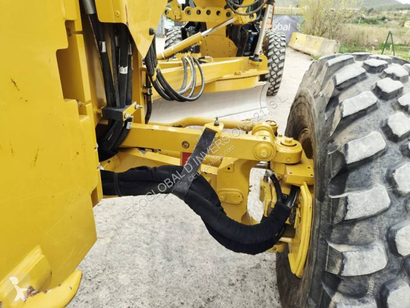 Grejder Caterpillar 140 AWD