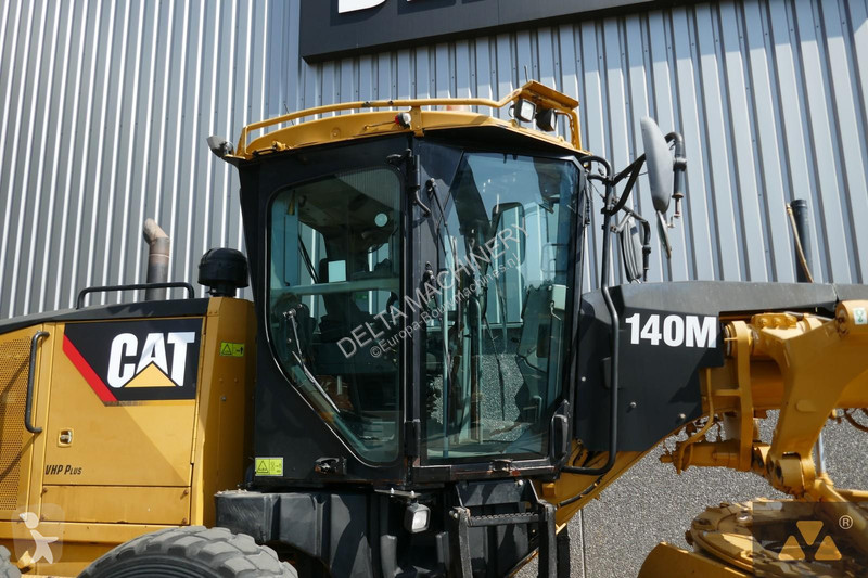 Grejder Caterpillar 140M