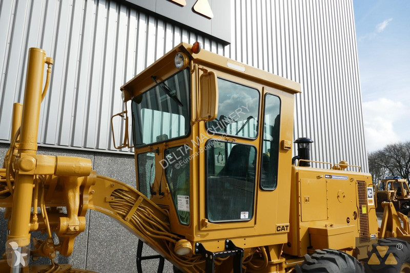 Grader Caterpillar Ex-army