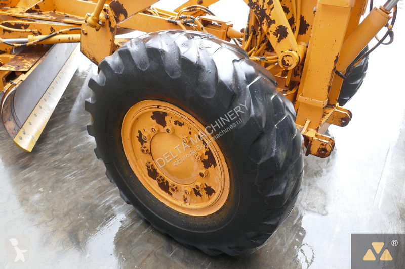 Grader Mitsubishi MG300