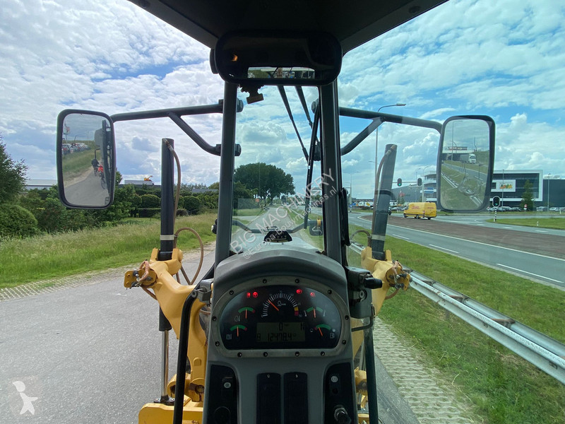 Grejder Caterpillar 140M