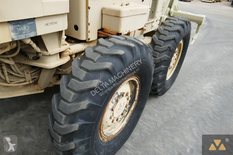 Niveladora Caterpillar Ex-army