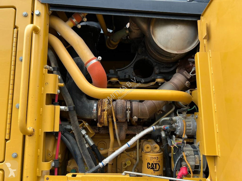 Grejder Caterpillar 140M2