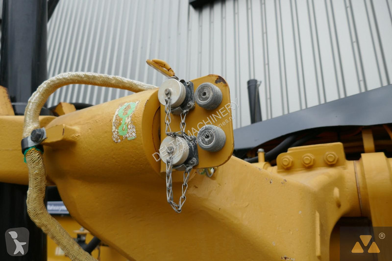 Niveladora Caterpillar 3