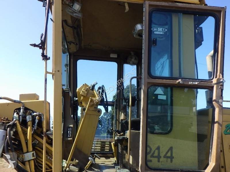 Grader Caterpillar