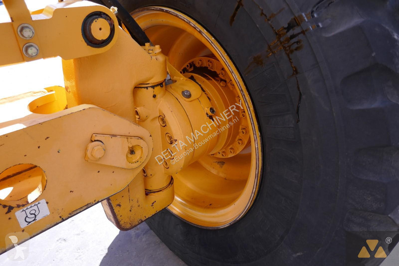 Grader Volvo AWD