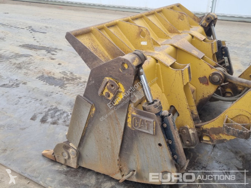 Grader Caterpillar