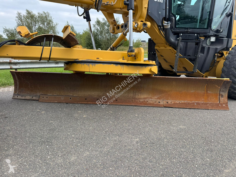 Grejder Caterpillar 140M