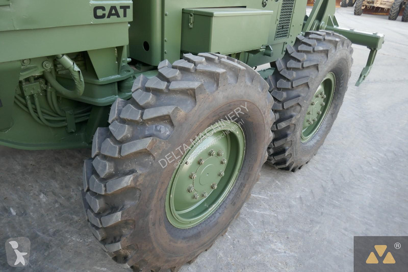 Grejder Caterpillar Ex-army
