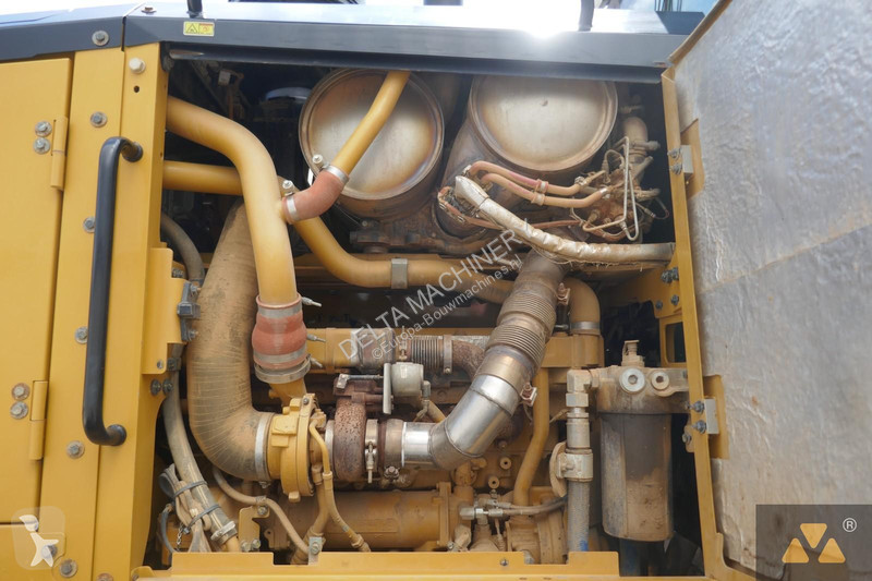 Grejder Caterpillar 14