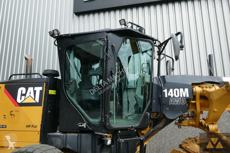 Grejder Caterpillar 140M