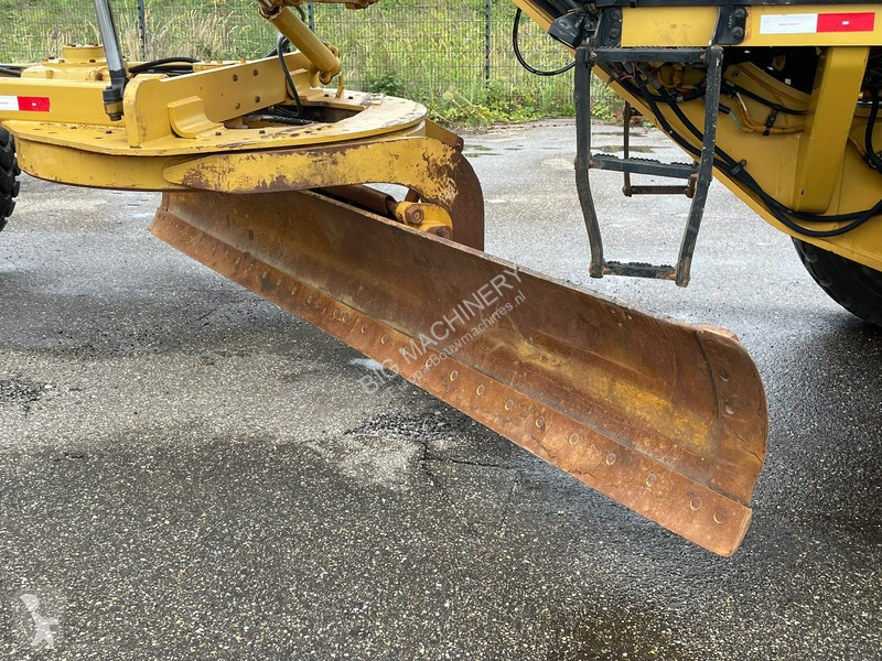 Niveladora Caterpillar 140K