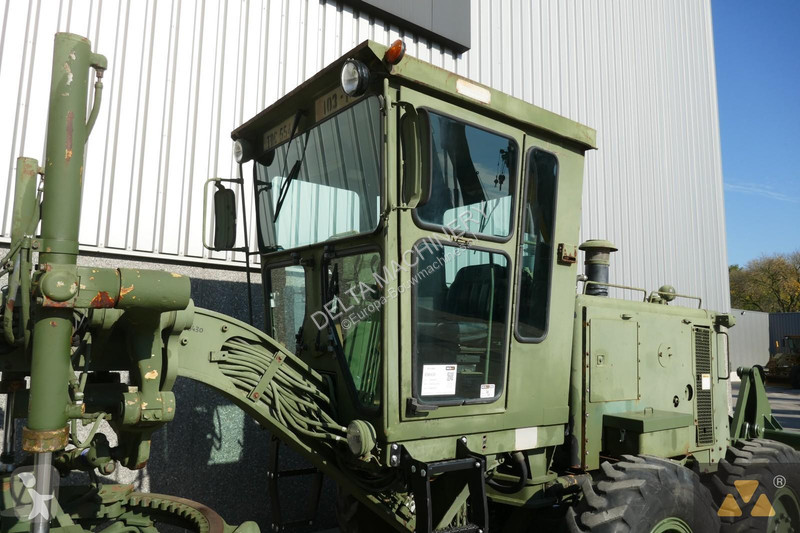 Грейдер Caterpillar Ex-army