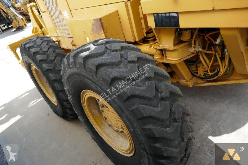 Grader Caterpillar