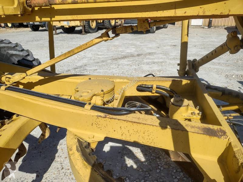ممهدة طرق Caterpillar 120