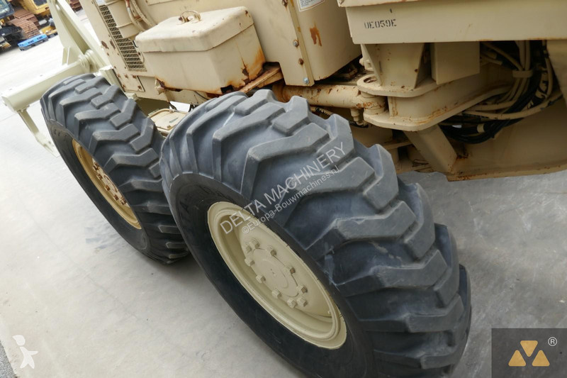 Niveladora Caterpillar Ex-army