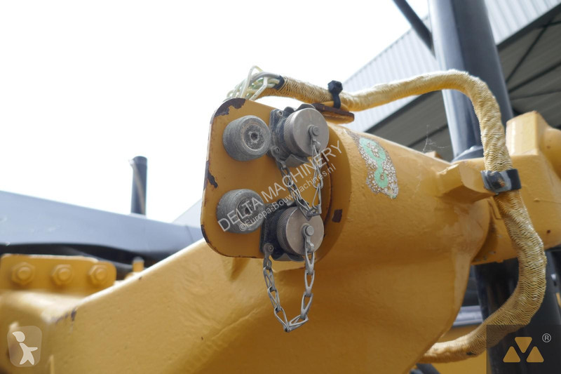 Niveladora Caterpillar 3