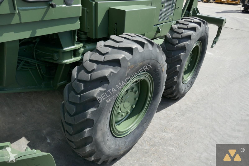 Niveladora Caterpillar Ex-military