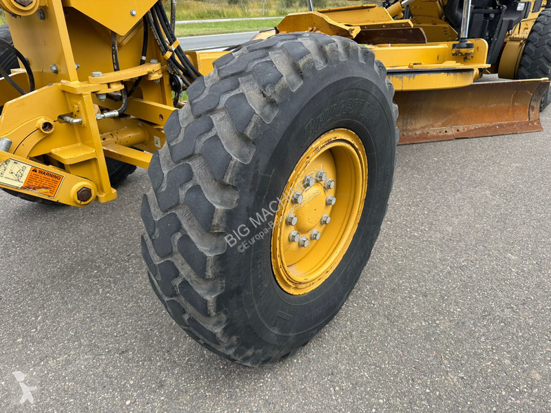 Grejder Caterpillar 140M