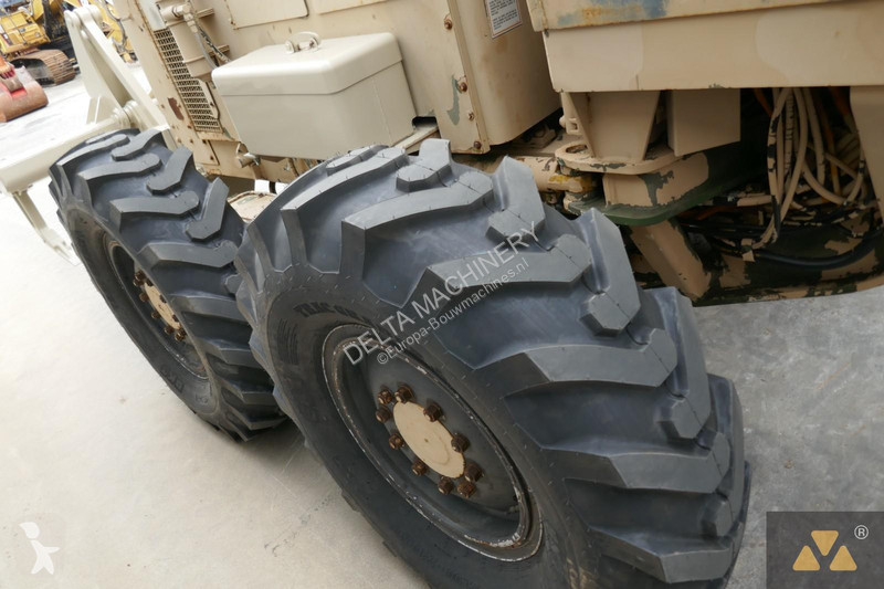 Grejder Caterpillar Ex-army
