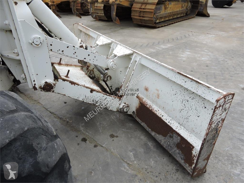Grejder  F106A