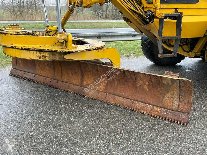 ممهدة طرق Caterpillar CE
