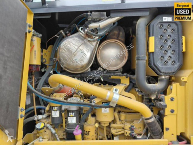 Grejder Caterpillar 120