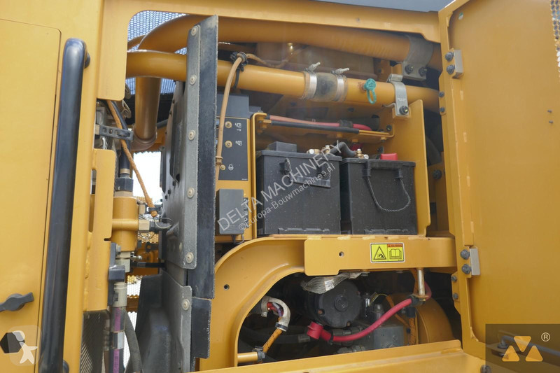 Grejder Caterpillar 14