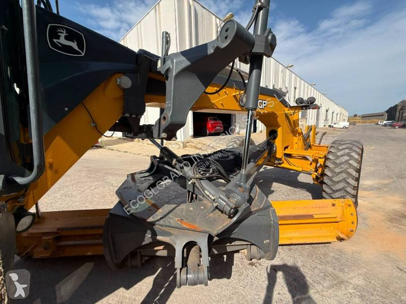 ممهدة طرق John Deere 672GP AWD