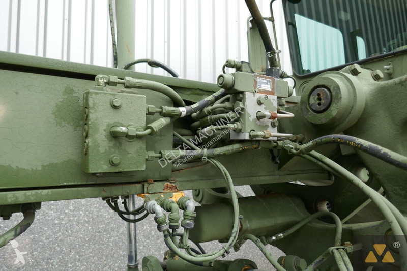 Grejdr Caterpillar Ex-army