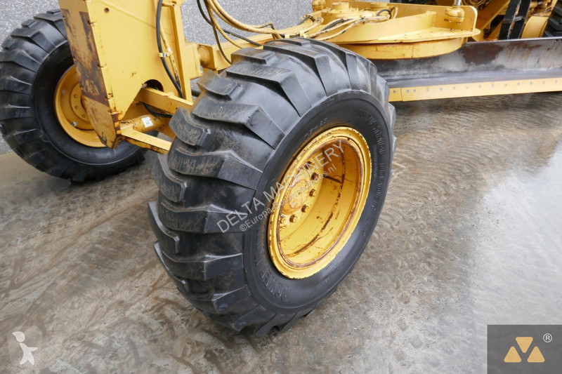 Niveladora Caterpillar Ex-army