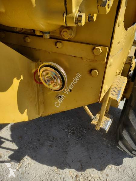 ممهدة طرق Caterpillar 120