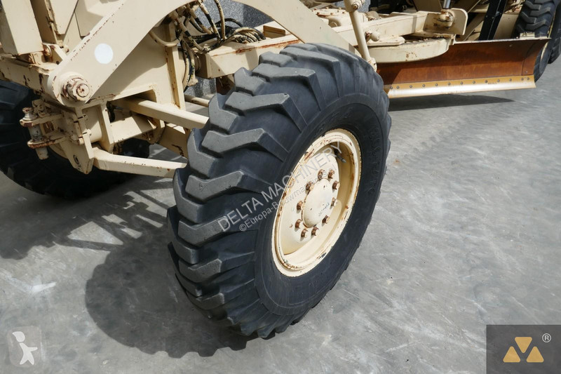Niveladora Caterpillar Ex-army