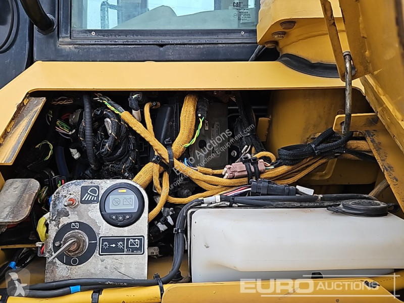 Grejdr Caterpillar D6N