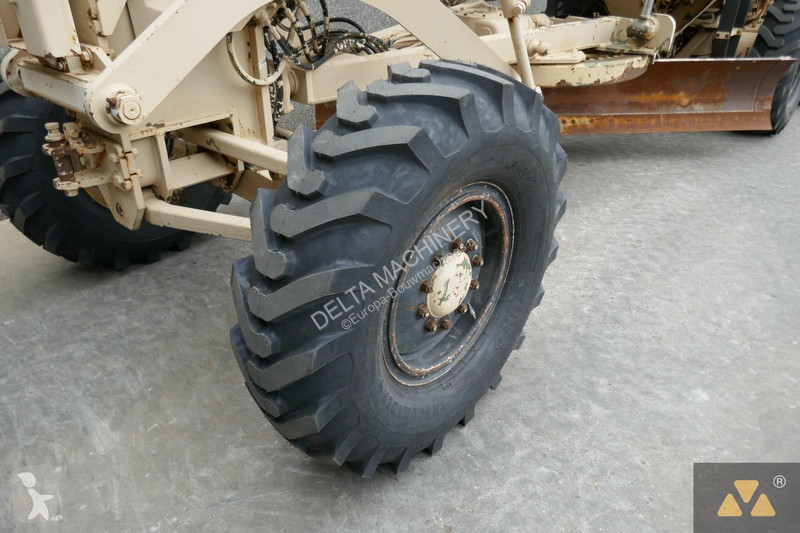 Grejder Caterpillar Ex-army