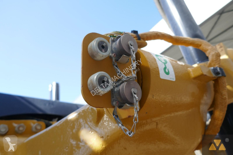Грейдер Caterpillar 160M