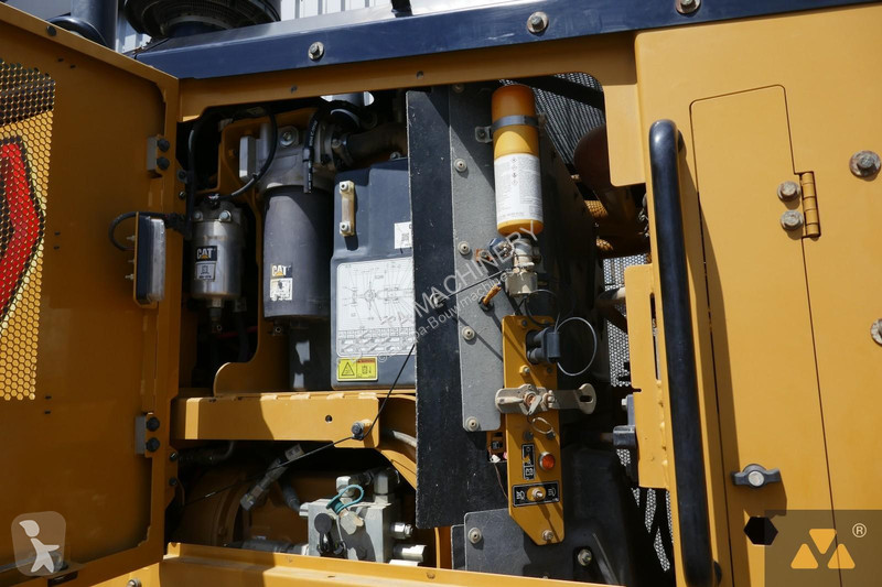 Grejder Caterpillar 14