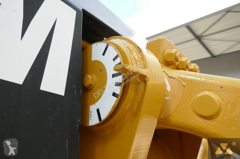 Grejder Caterpillar 140M