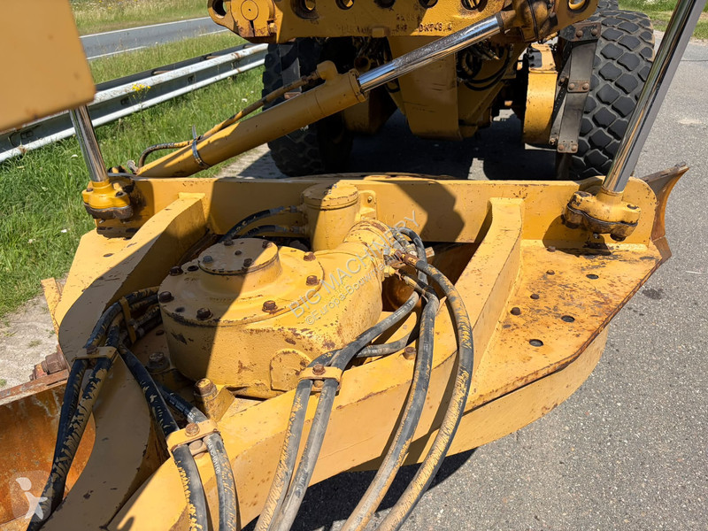 Caterpillar  grader