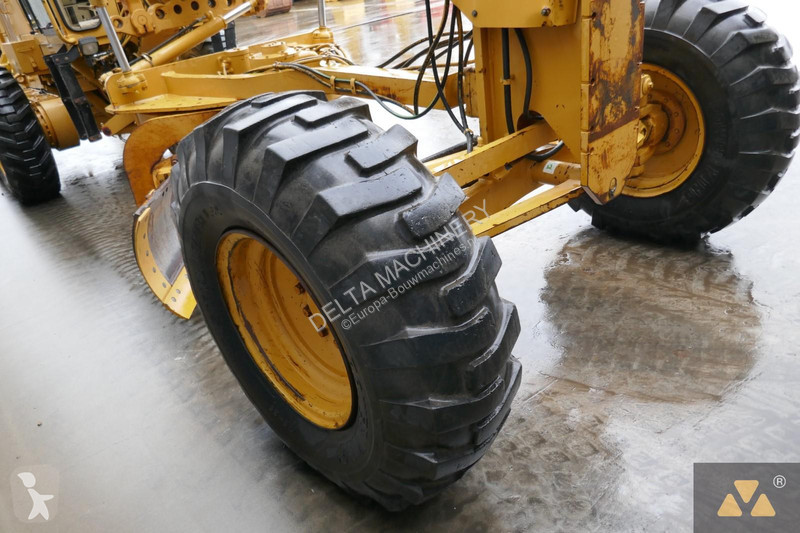 Niveladora Caterpillar Ex-army