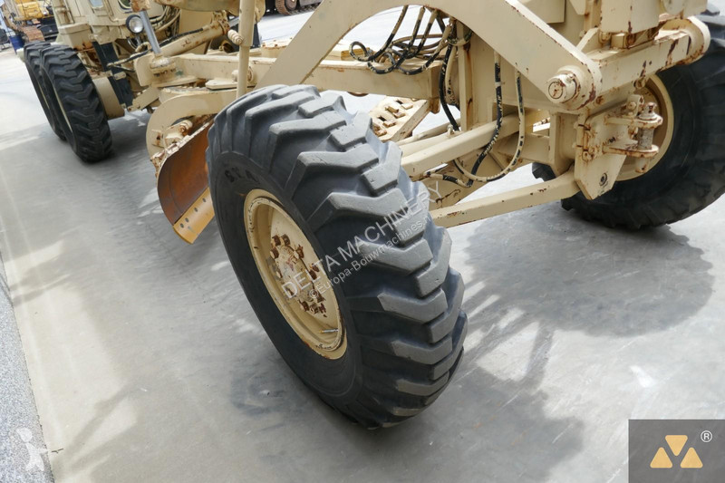 Niveladora Caterpillar Ex-army