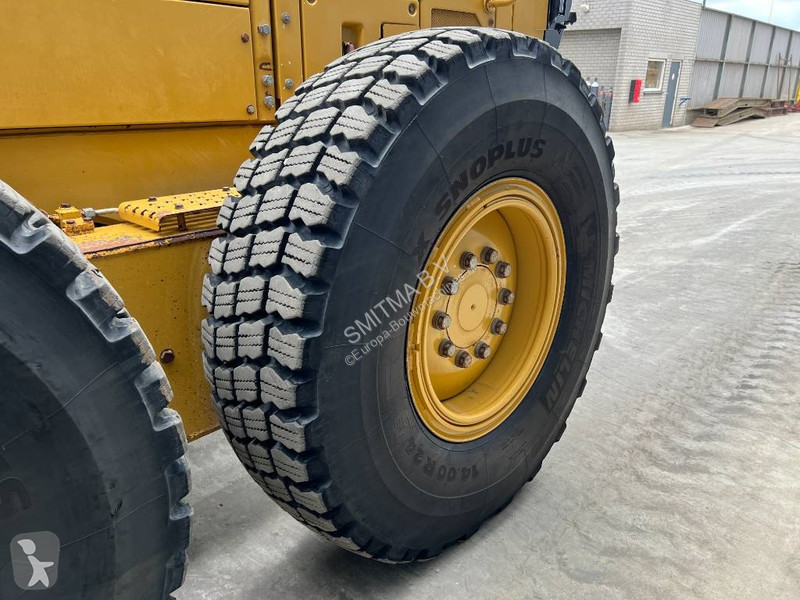 Grejder Caterpillar 140M2