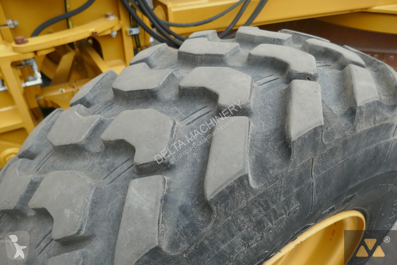 Niveladora Caterpillar 2