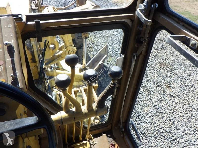 Grader Caterpillar